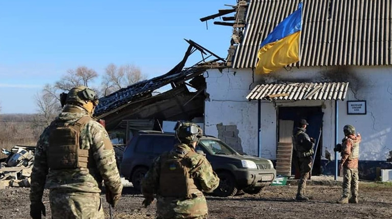 Поліцейські Луганщини показали, як виглядає деокупована Макіївка. Евакуювали з села ще двох людей