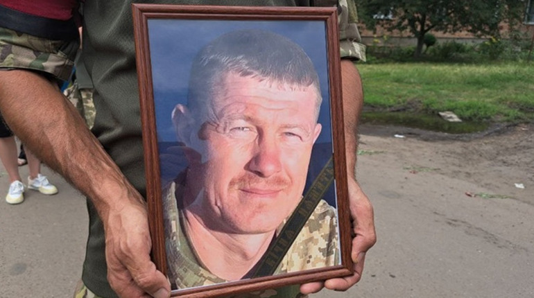 Дружина загиблого Сергія Тищенка просить Президента присвоїти військовому звання Герой Україи