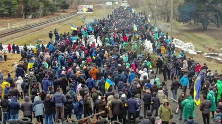 «Ми півроку жили в окупації»: відверте інтерв'ю з жителькою Енергодара, якій вдалося врятуватися