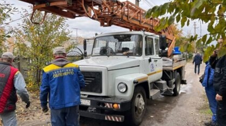 Через обстріли та негоду на Запоріжжі було знеструмлено понад 8 тисяч домівок