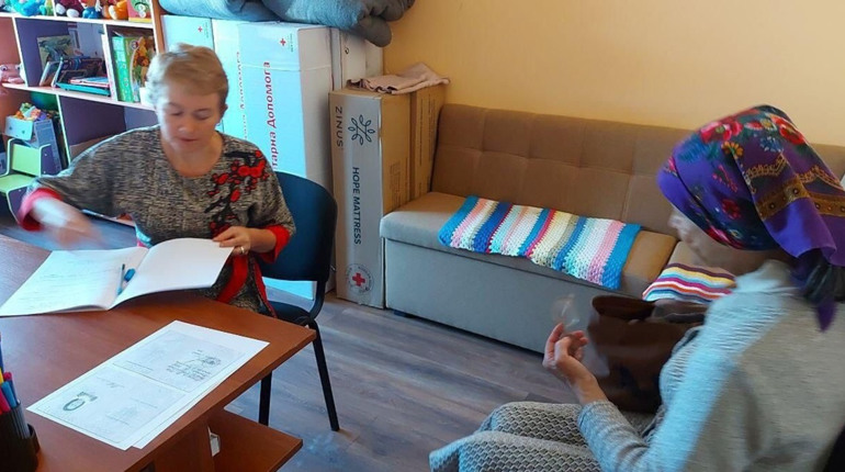 Соціальні працівники Менської громади відвідали сім’ї групи ризику