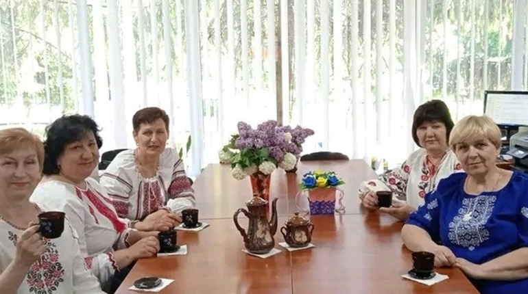 Туристичний потенціал міста: в бібліотеці презентували “Цікаві мандри станцією Долинська”