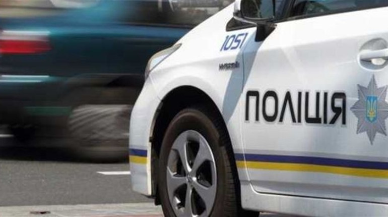 Неуспішна спроба втекти від поліцейських: в Чернігові затримали нетверезого водія BMW