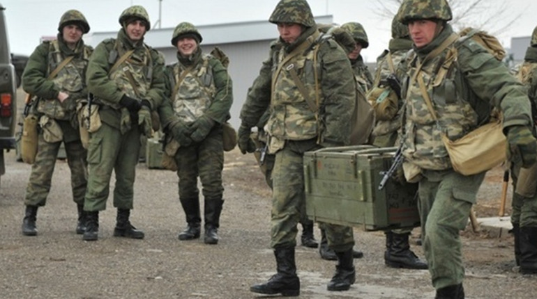 В армію РФ до кінця року планують призвати 2,5 тисячі осіб призовного віку з Криму