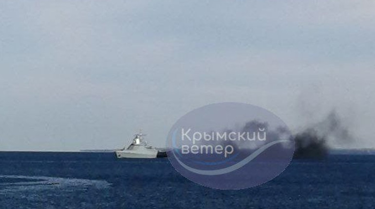 У бухті Севастополя, ймовірно, на міні підірвався російський військовий корабель