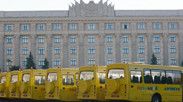 Красноградський район отримав шкільні автобуси: в які громади їх передали і скільки