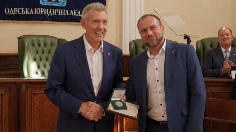 Директор одеського НАБУ прийняв подарунок від фігуранта кримінальної справи: його відсторонили