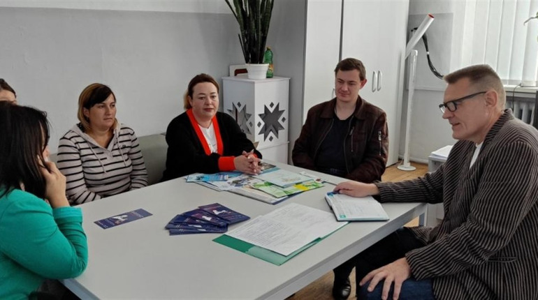 Як переселенцям, що втратили роботу стати на облік? Пояснення від Держслужби зайнятості