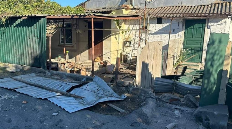 Окупанти чотири рази били по Нікополю вдень: є постраждалий та руйнування