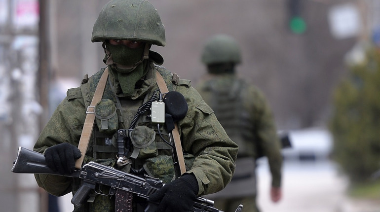 У Генічеську посили обшуки місцевих: проводять тотальні рейди і перевіряють телефони