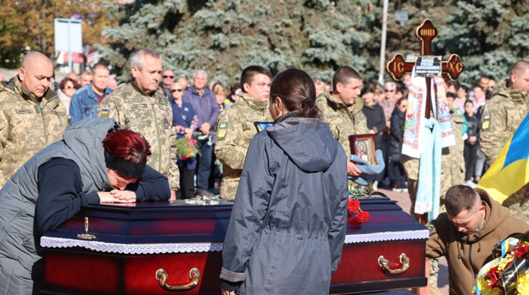 В Южноукраїнську попрощалися зі снайпером Русланом Хазієвим