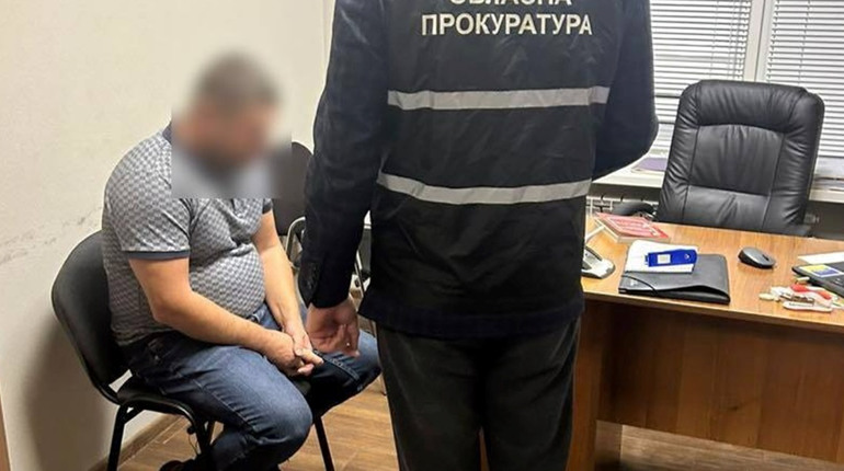 На Одещині перевізник оформляв ухилянтів водіями міжнародних рейсів: за цією схемою виїхало 18 осіб