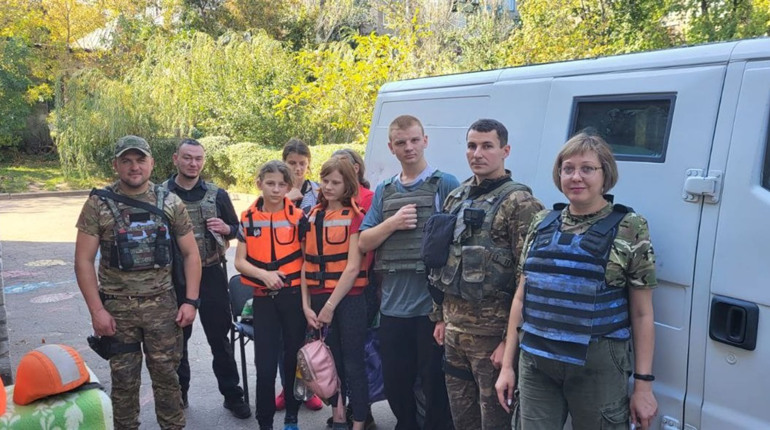 З п’яти населених пунктів Торецької громади примусово вивезуть всіх дітей. Куди евакуюють