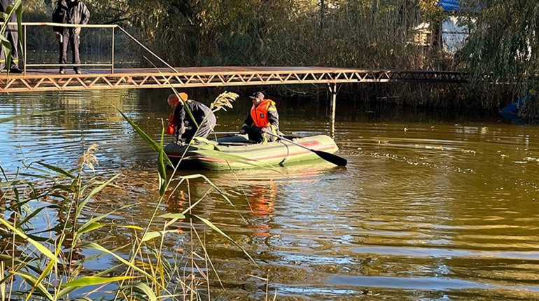На Вознесенщині рятувальники дістали з води тіло потопельника