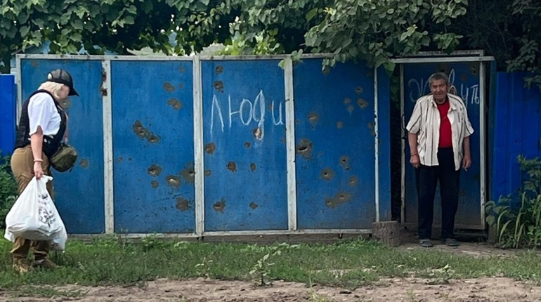 Допомога деокупованим селам Луганщини. Що доставили поліцейські місцевим жителям