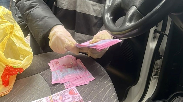 ПОЛІЦІЯ ВИКРИЛА ПІДПІЛЬНЕ ВИРОБНИЦТВО ТЮТЮНОВОЇ ПРОДУКЦІЇ НА НІЖИНЩИНІ