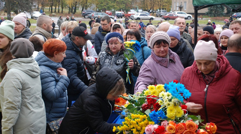 На Садовому бульварі у Шостці 27 жовтня попрощались із двома захисниками