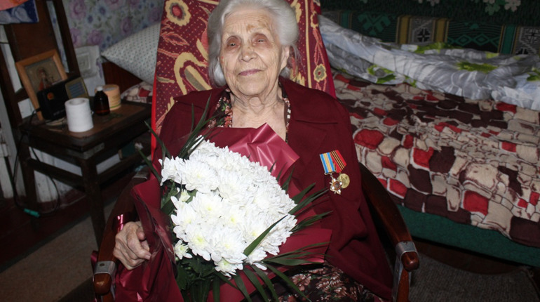 «Не було жодної людини, якій би я відмовила в хлібі». 101-річна бабця Надя пережила голод і війну