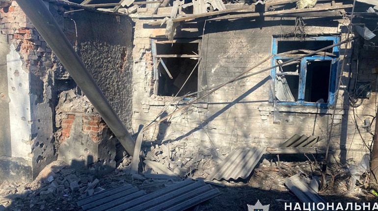 Росіяни обстріляли Покровський район: пошкоджені будинки та електромережі. Частина району без світла