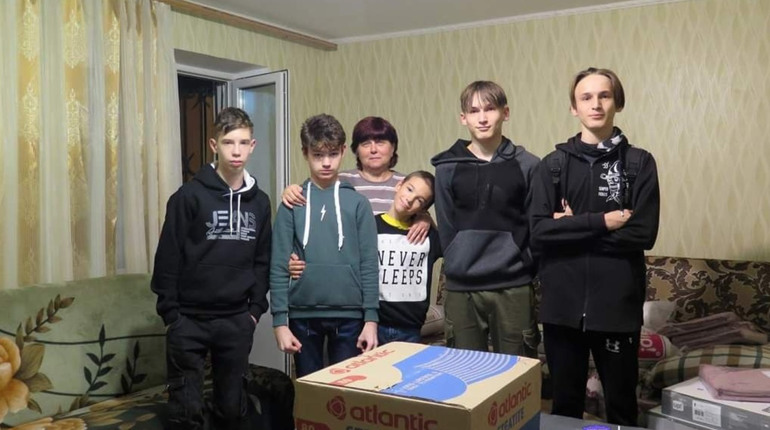 «Фундація Олени Зеленської» передала допомогу дитячому будинку сімейного типу із Жовтих Вод