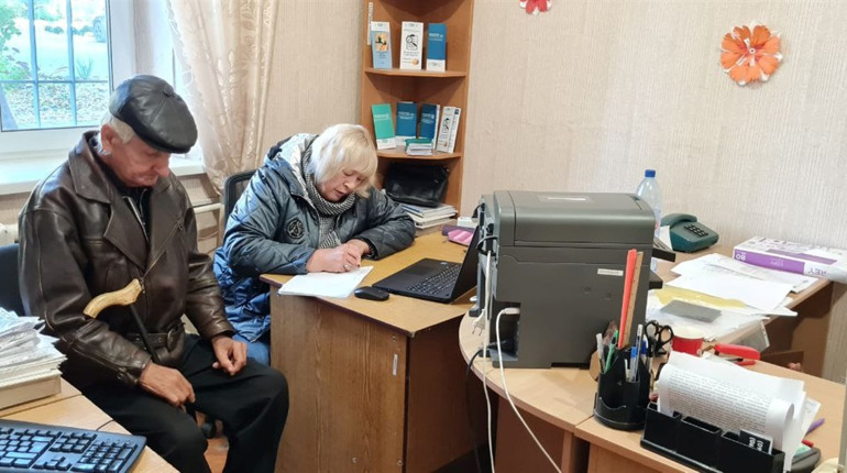 Переселенців з Луганщини консультуватимуть представники Пенсійного фонду. Коли і куди звертатися