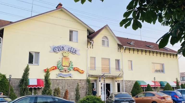 Неспокійні вихідні у Скадовську: вибухи у центрі міста
