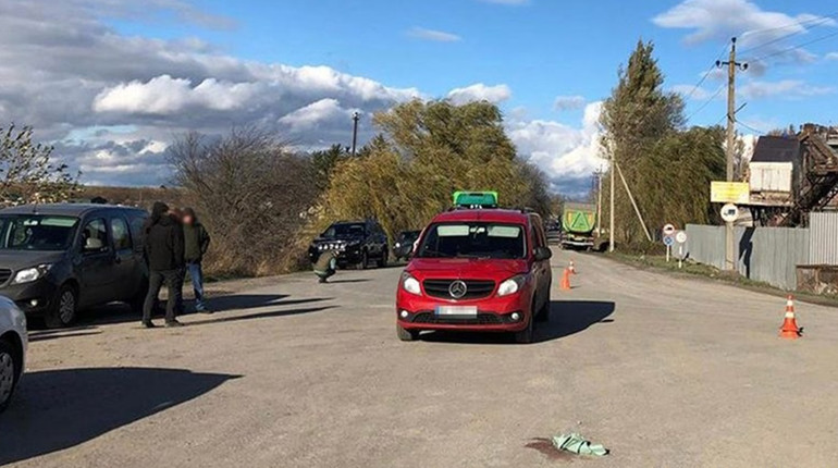 ДТП на Старокостянтинівщині: 55-річний чоловік у реанімації