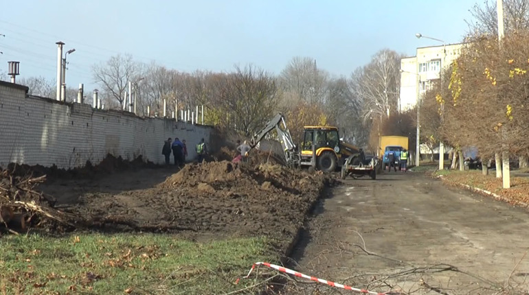 У Лозовій знову ремонтують каналізаційні мережі. На якому мікрорайоні лагодять колектор цього разу