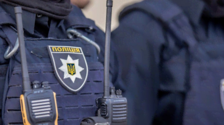 Із шосткинської школи №7 евакуювали весь персонал: що сталось розповіли правоохоронці