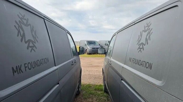 Луцький телеканал зманіпулював інформацією про автівки для ЗСУ від фонду Максима Кріппи