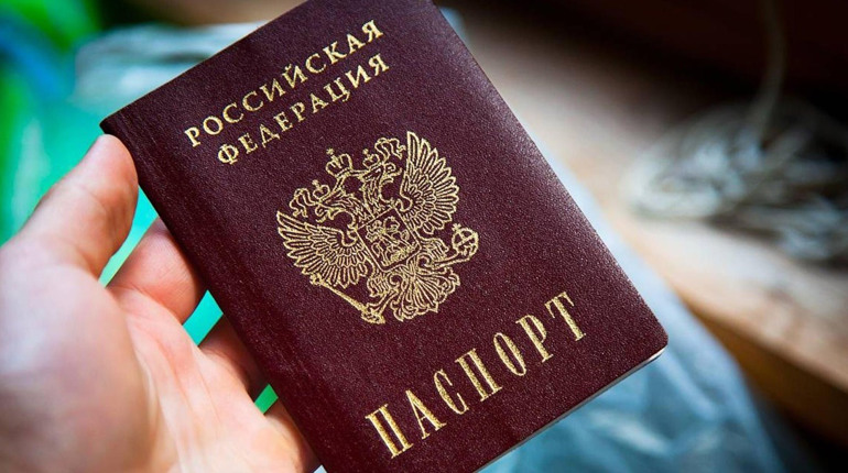 Російська влада закликає мелітопольців змінювати українські прізвища на російські