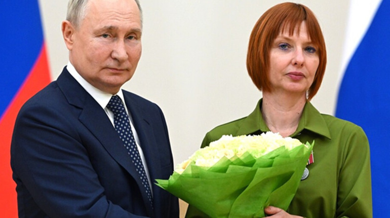 Міжнародний злочинець Володимир Путін нагородив медалями трьох колаборантів з Волноваського району