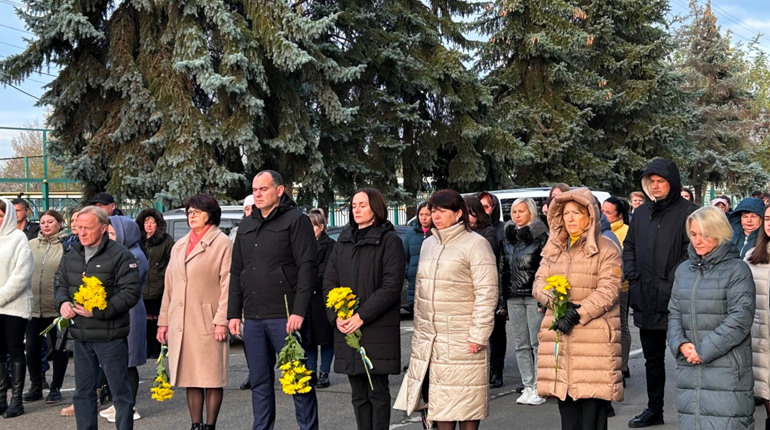 День Гідності і Свободи. У Біляївці вшанували памʼять Героїв