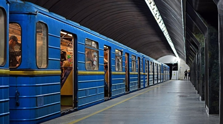 Яке покарання передбачене за хуліганство у Київському метро: 2 випадки порушення порядку