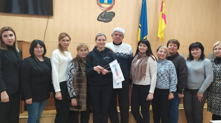 ГО “Чистий аркуш” розповідала в Долинській про програми підтримки людей, що постраждали від війни
