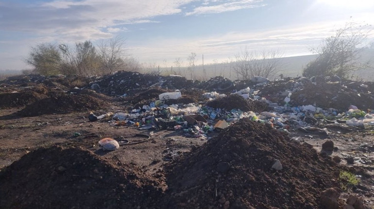 У Запорізької області працівники Держекоінспекції виявили сміттєзвалище відходів
