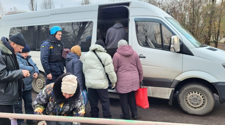 Обов'язкова евакуація з Торецької громади: 28 листопада черговий рейс на Дніпро. Виїзд безоплатний