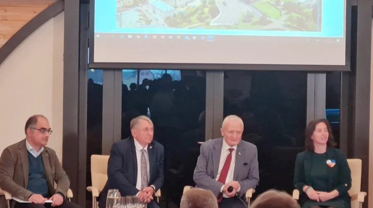 Новокаховчанка побувала на Міжнародній економічній конференції у Польщі