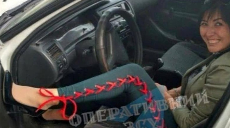 Мешканка Великодолинського коригували "шахеди" по Одесі, а паралельно відповідала за тендери в ОТГ