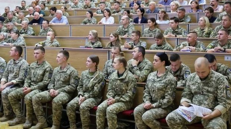 МОН: З вересня 2024 року в усіх ВНЗ України введуть військові кафедри