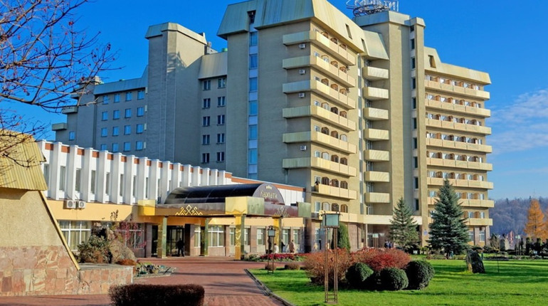 Санаторій "Карпати" Трускавець