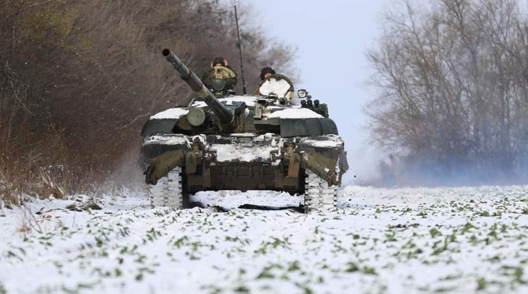 Неподалік Кремінної ЗСУ увірвалися на танках на позиції ворога. ВІДЕО