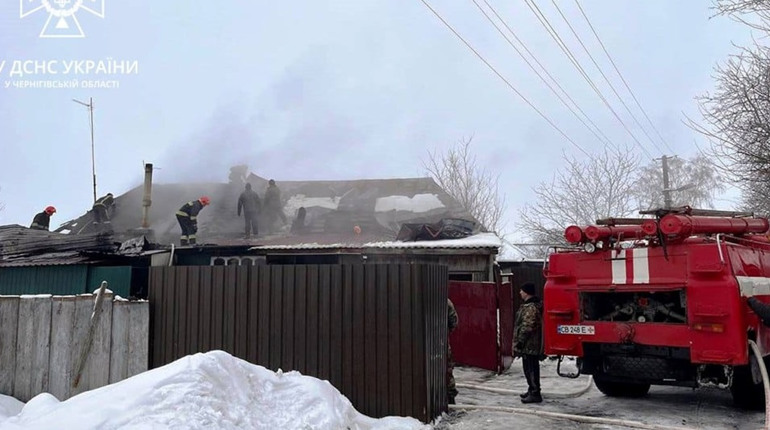 Пожежа у Вертіївці: горів будинок та автомобіль