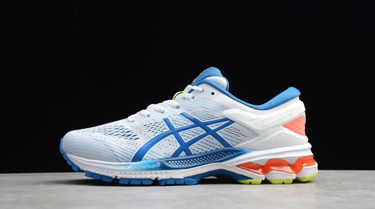 Догляд за кросівками Asics: поради щодо збереження якості та тривалості їхньої служби