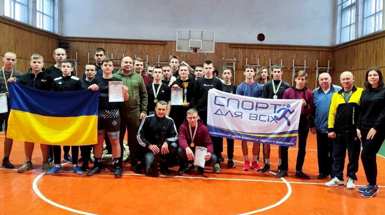 СПОРТИВНИЙ-ПАТРІОТИЧНИЙ ЗАХІД СЕРЕД МОЛОДІ МІСТА НІЖИНА З НАГОДИ ДНЯ ЗБРОЙНИХ СИЛ УКРАЇНИ