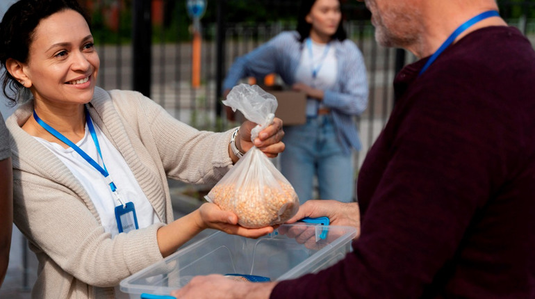 У Первомайську деякі категорії громадян зможуть отримати продуктові набори. Оновлено