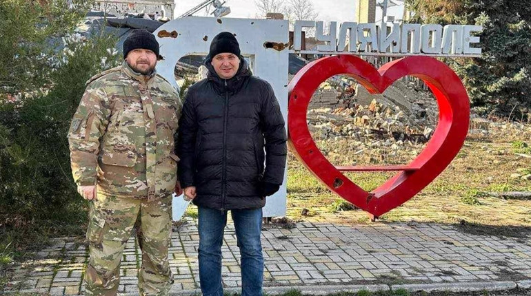 Мер Івано-Франківська привіз допомогу у Гуляйполе та опублікував фото руйнувань міста