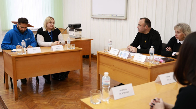 Міжнародна Організація з Міграції допомагає переселенцям Хмельниччини. Яку надають допомогу