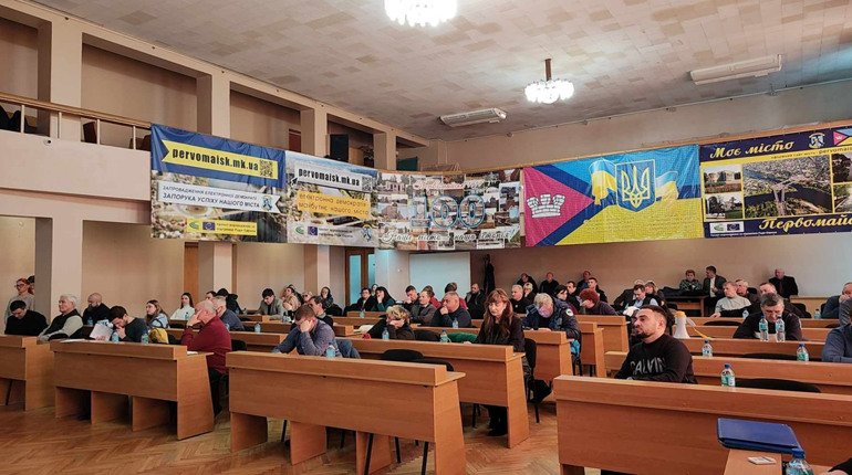 Ремонт доріг, освітлення, підтримка водоканалу: на сесії у Первомайську розглянуть зміни до бюджету