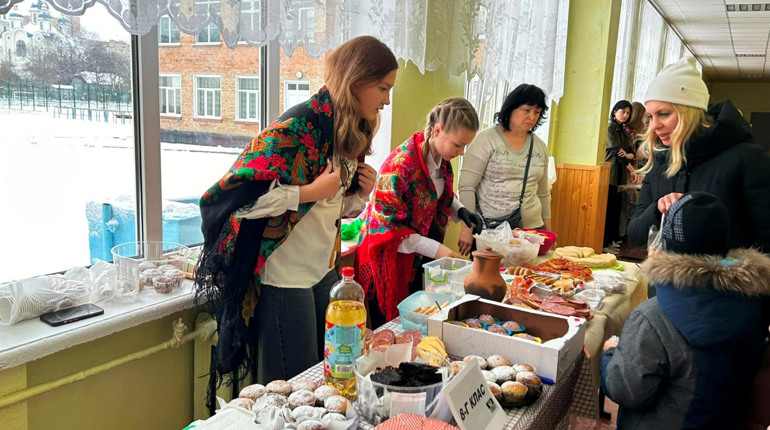 Шкільні благодійні ярмарки: Фастівський ліцей №1 збирав кошти на ЗСУ